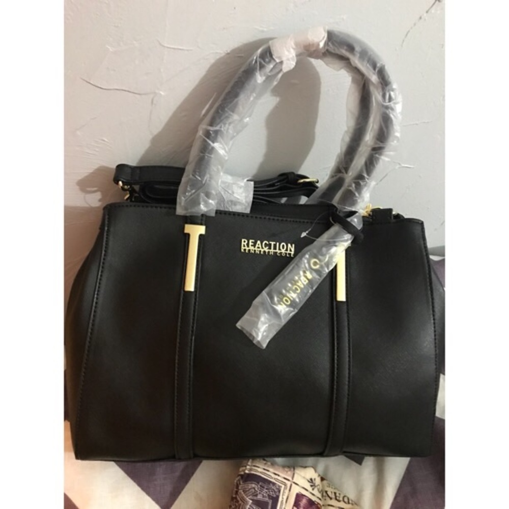 Kenneth Cole - Reaction Purse